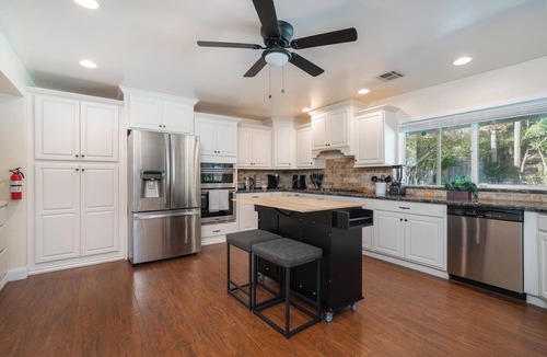 Bakersfield House | Your Poolside Hideaway