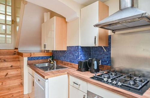 New Cross House | Your Spacious South East Sanctuary | Fast City Links