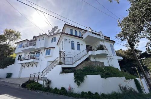 Studio City House | Your Vacation Home in the Hills of Studio City