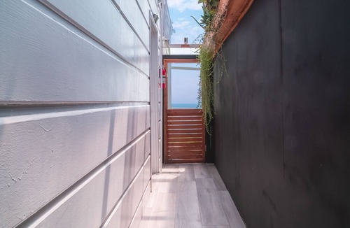 Eastern Malibu Apartment | Zen Palace on Sand -Play/Work/Detox/Romance/Reset Brain on best beach