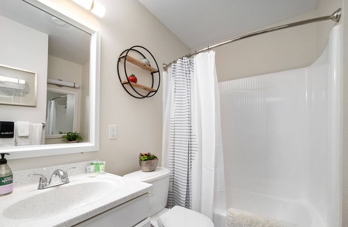 Monrovia Apartment | Zen suite w/♛King Bd in DT Monrovia, self ✅, Biz&family,10 min➡️Pasadena