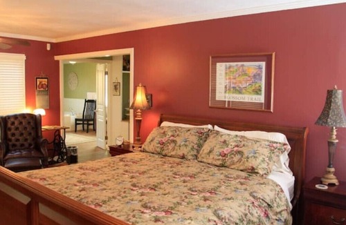 Sanger Apartment | Zinfandel Suite Sequoia View B&B