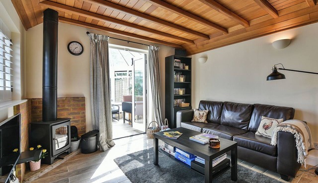 1 bedroom accommodation in West Chiltington