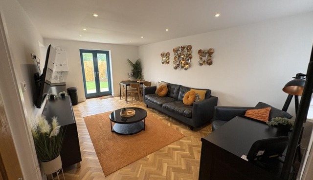 1 The orchard - Beautiful Ground floor garden flat