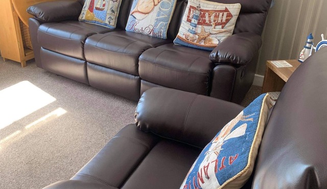 2 Bed Flat - Sleeps 3 - Parking - Wifi