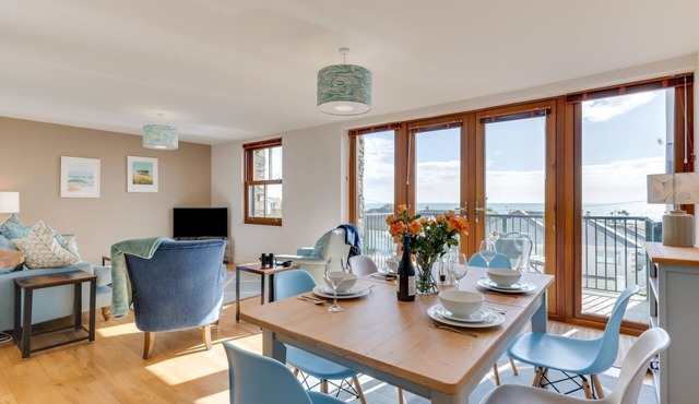 2 Bed in Praa Sands (oc-10clip)