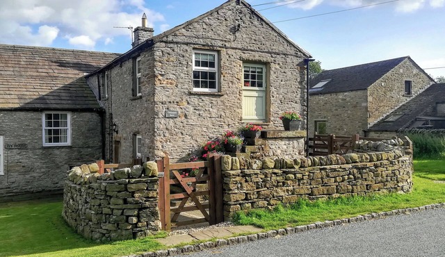2 bedroom accommodation in Carperby, near Leyburn