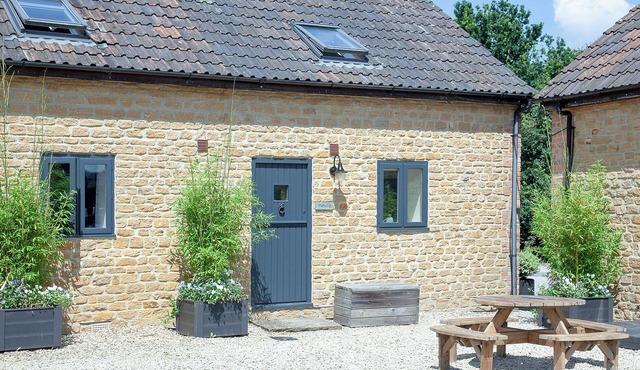 2 bedroom accommodation in Witham Friary, Frome