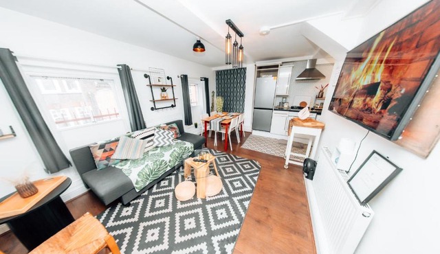 2 Bedroom Apartment - 192 Brick Lane