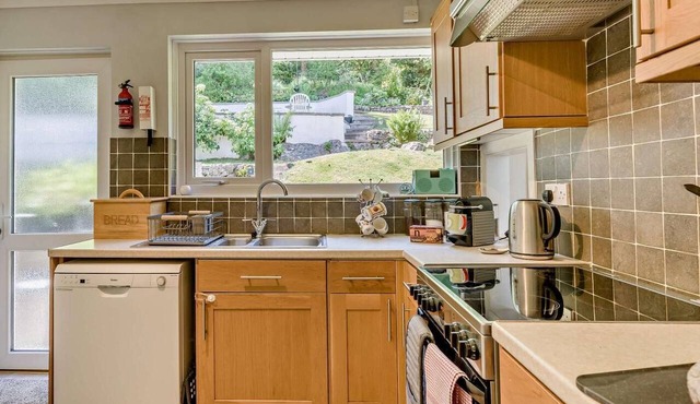 3 Bed in Carnforth (oc-sz425)