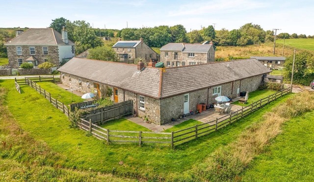 3 Bed in Falmouth (oc-conwi)