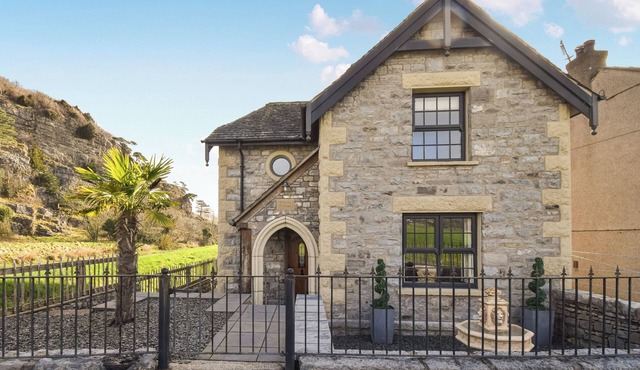 3 bedroom accommodation in Grange-over-Sands