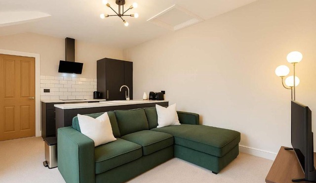 3 Bedroom Central Apartment For 6 - Free Parking