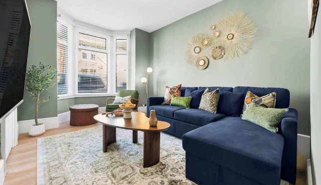 3BR Stunning & Luxe House Fratton w/Parking