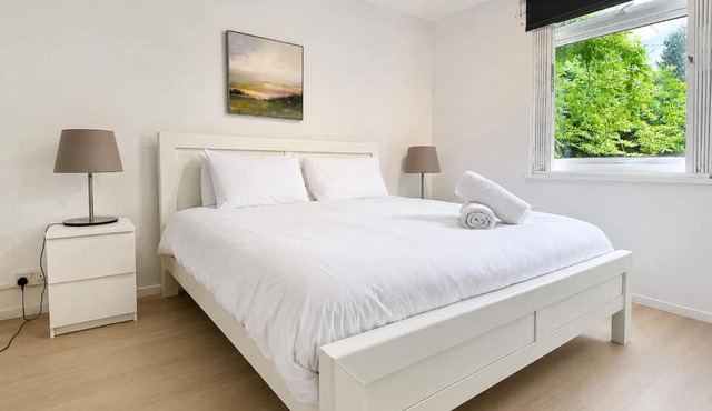 4 Bed Home Sleeps 7 - Close to Oval Tube Station