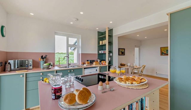 4 Bed in Bude (oc-n1770)