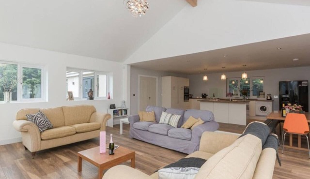 4 Bed in Henley-in-Arden (oc-l30381)