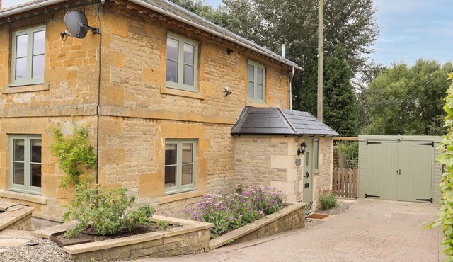 4 LOWER FOLLEY, pet friendly, with a garden in Chipping Campden