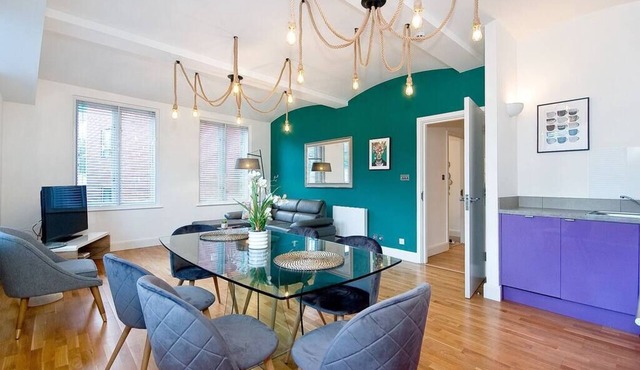 4M sleeps 6 large Clerkenwell Warehouse Conversion
