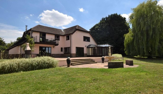 5 Bed in Southampton (oc-89078)