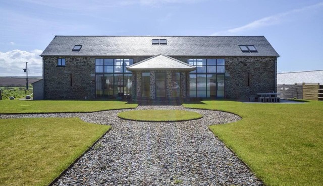 6 Bed in Hartland (oc-b35044)