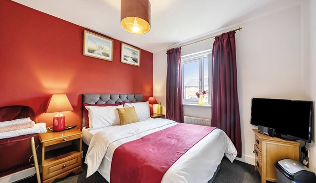 Apartment Sleeps 10 - Pets, Parking, Ev Charging
