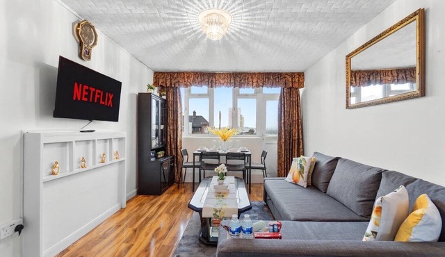 Apartment - Sleeps 4 - Business or City Breaks