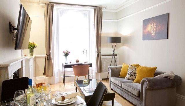 Avari Apartments - Winchester Collection