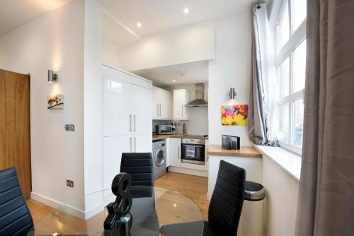 Barbican by Excel Apartments