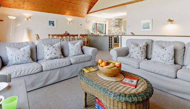 Beautiful private villa for 7 people with WIFI, TV, balcony, pets allowed and parking