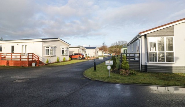 Beechtree Timber Lodge 69A, Denny
