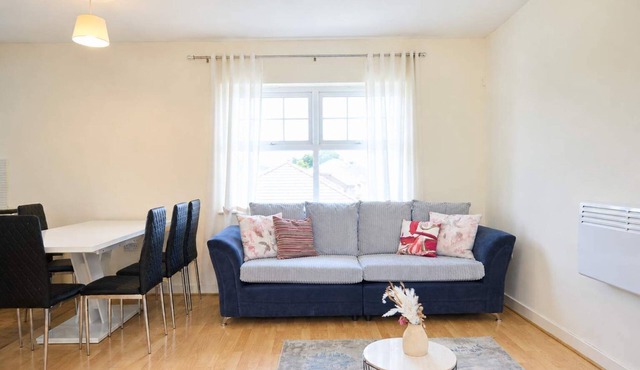Beige & Timber Flat Edgware