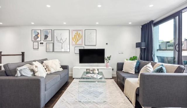 BnBNova - 3BR 2BA Penthouse with Terrace