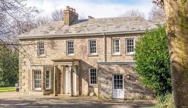 Boconnion House w/Pool & Tennis Court