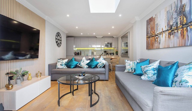 Brand New Development. 5 Star Luxury flat with garden
