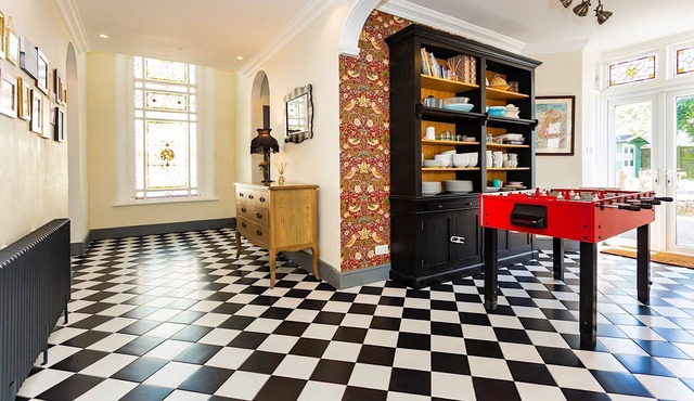 BRAUNTON THE LAURELS | 6 Bedrooms | Braunton | Sleeps 14