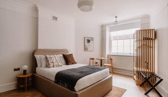 Comfortable Double En-Suite WC1