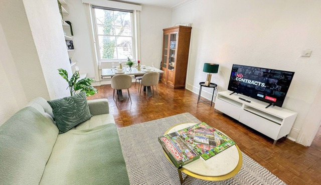 Comfy 2-Bedroom Flat w/ free WiFi in Maida Vale near Little Venice & Paddington