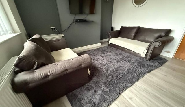 Cosy 3BR Family House: Direct Train to NEC, Airport & City Centre