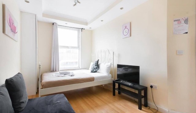 Cosy Studio Apartment - Good for 4