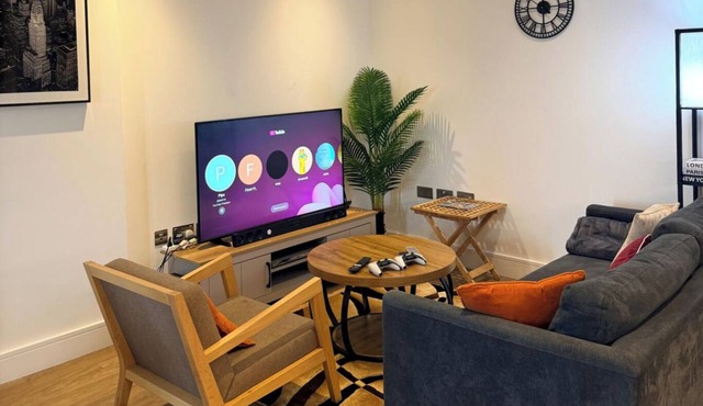 Cozy 2-Bed Apt, Sleeps 4 near Jewellery Quarter