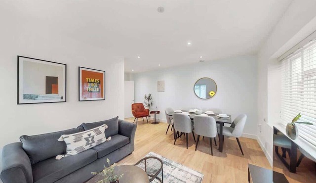 DA4 - Sleek & Stylish 2-Bed Apartment in Dalston