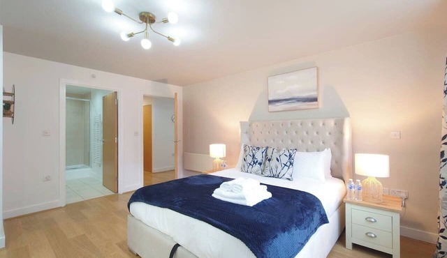 Elegant 2-Bedroom Apartment with River Views