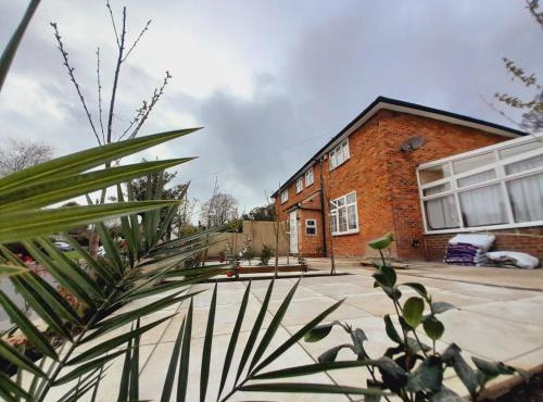 Ensuite Rooms next to Sanderson Hall 71 Mickleham Road BR5 2RW