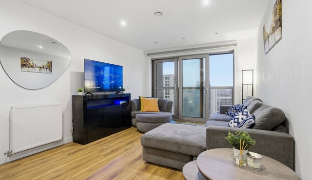 Entire City View Apartment 8 mins to London Brigde