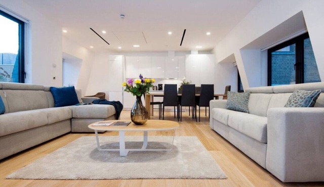 Explore Central London from a Luxurious Penthouse