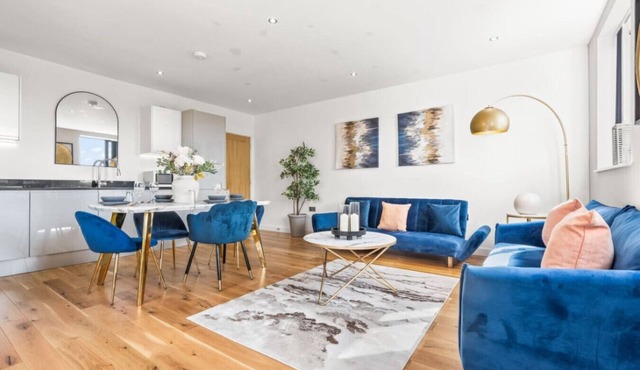 Golden Quarter Apartment | 3 Beds | Contractors