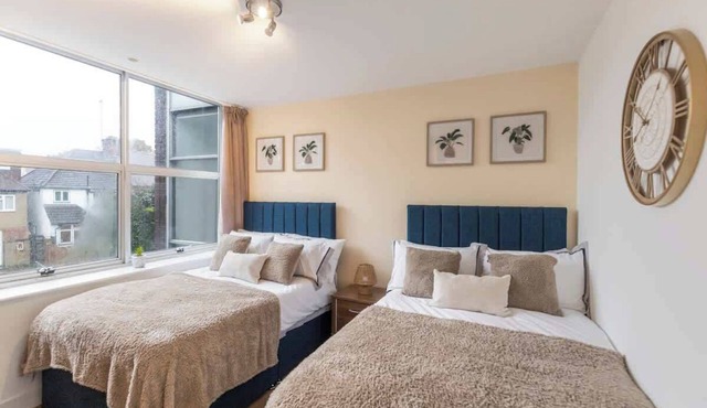 Golders Green 1-Bedroom Apartment with Parking