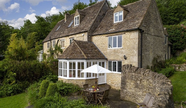 Grange Cottage - Amberley, Stroud, a beautiful house sleeping 4 guests in 3 bedrooms