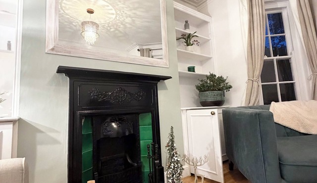 HampStay in quick and easy access to central London.